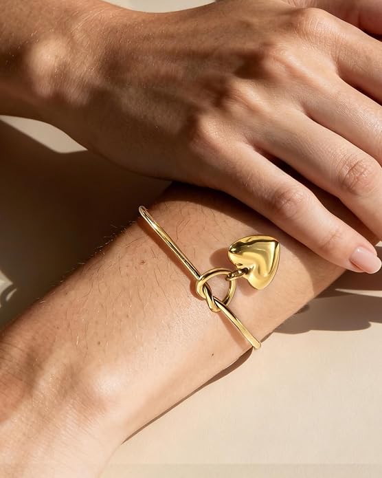 Dainty Infinity Knot Bracelet