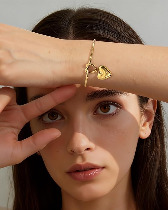 Dainty Infinity Knot Bracelet